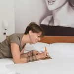 Lady Hotel