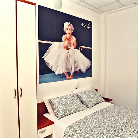 Hotel Lady