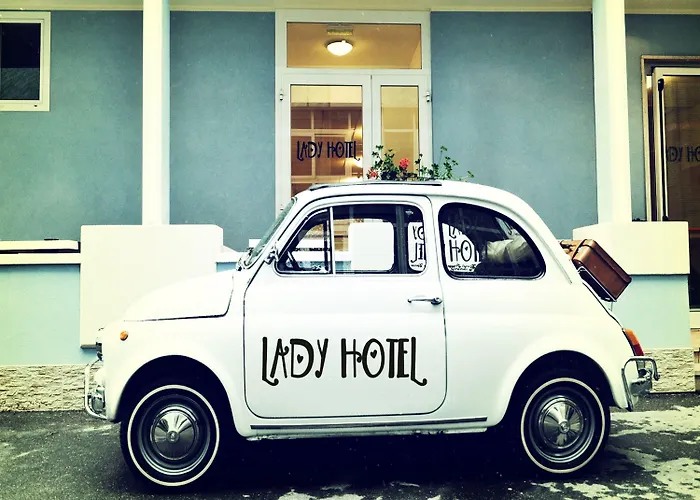 Lady Hotel